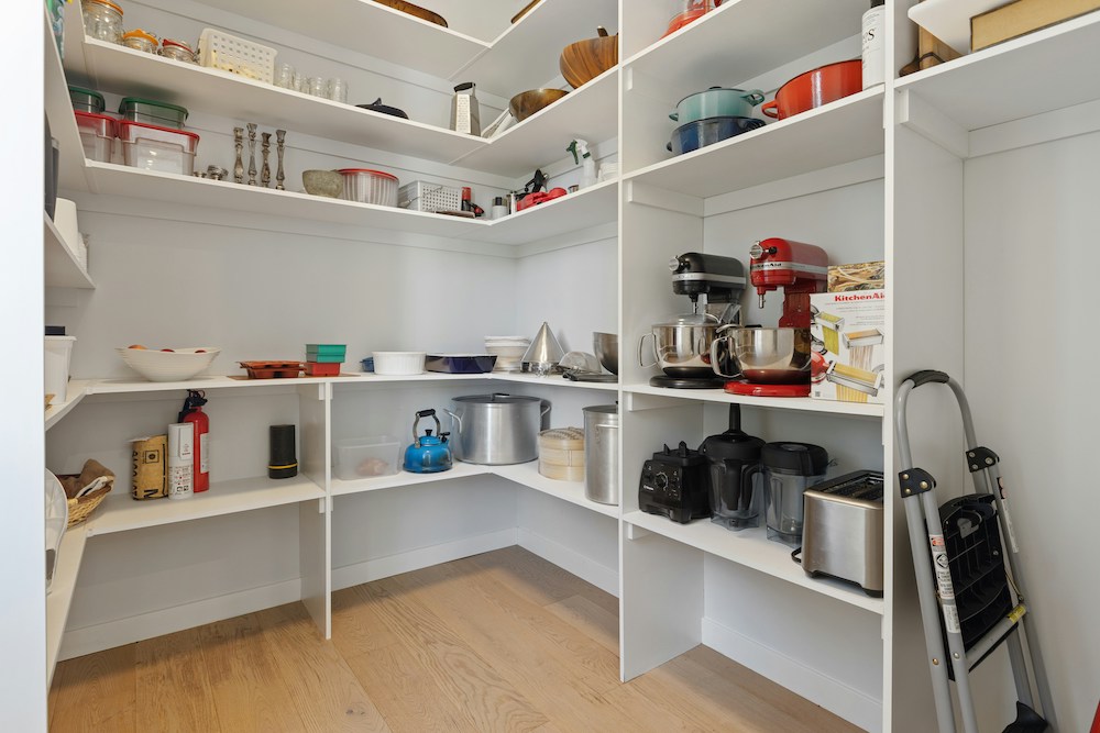 Kitchen pantry