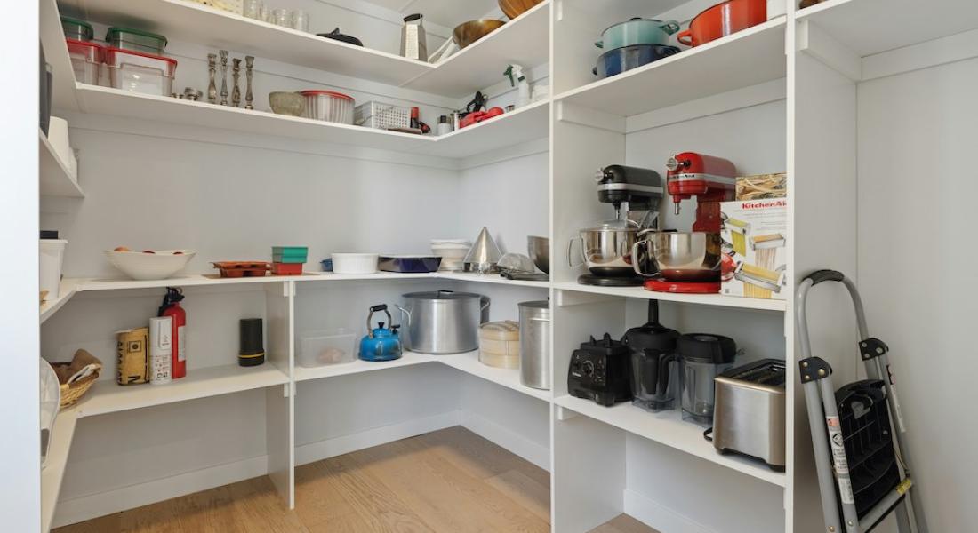 Kitchen pantry